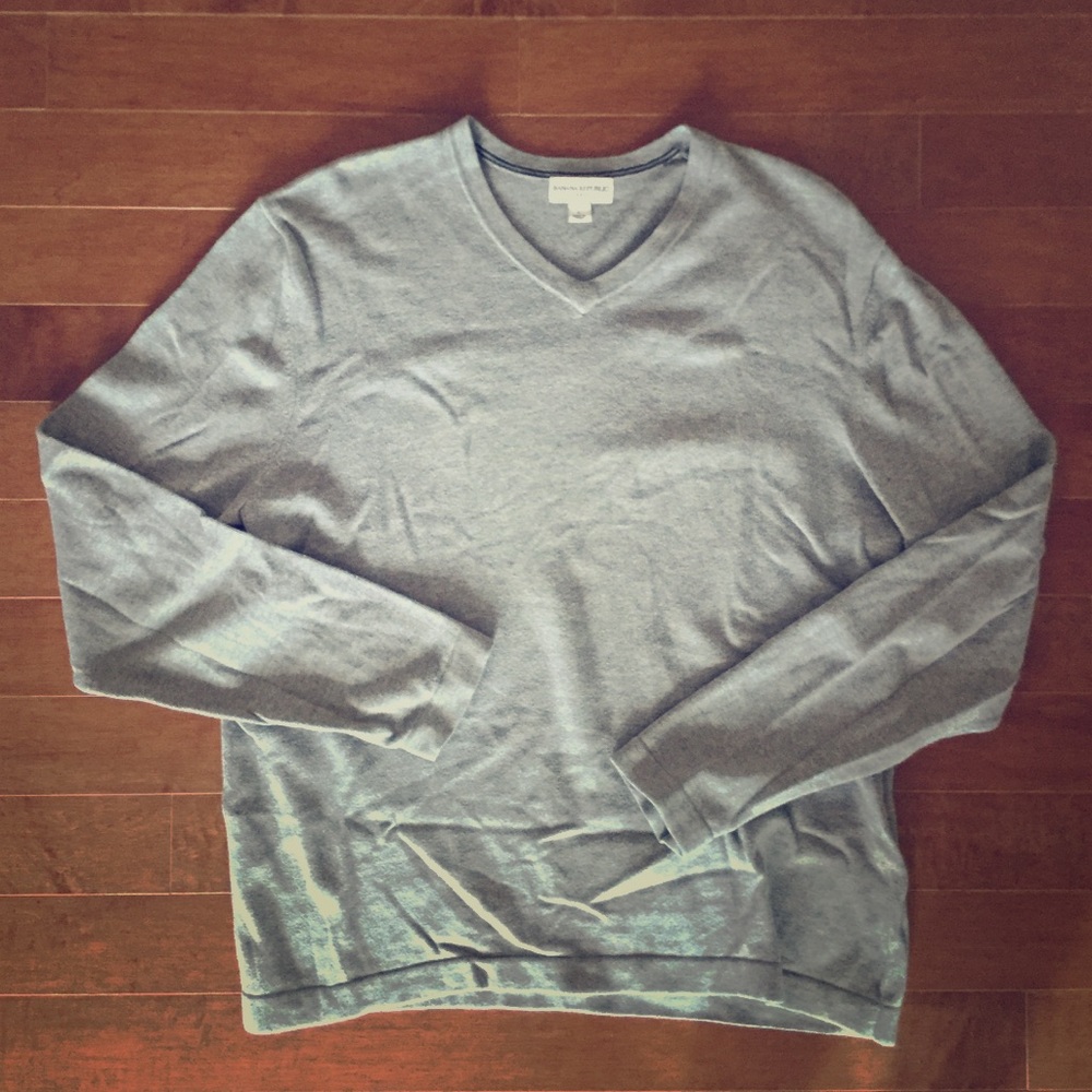Men’s Banana Republic Grey V neck sweater size L